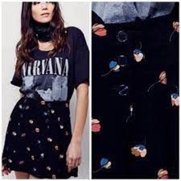 Free People Lovers Lane Floral Mini High Waisted Button Detail Flowinhg Skirt - Picture 2 of 9